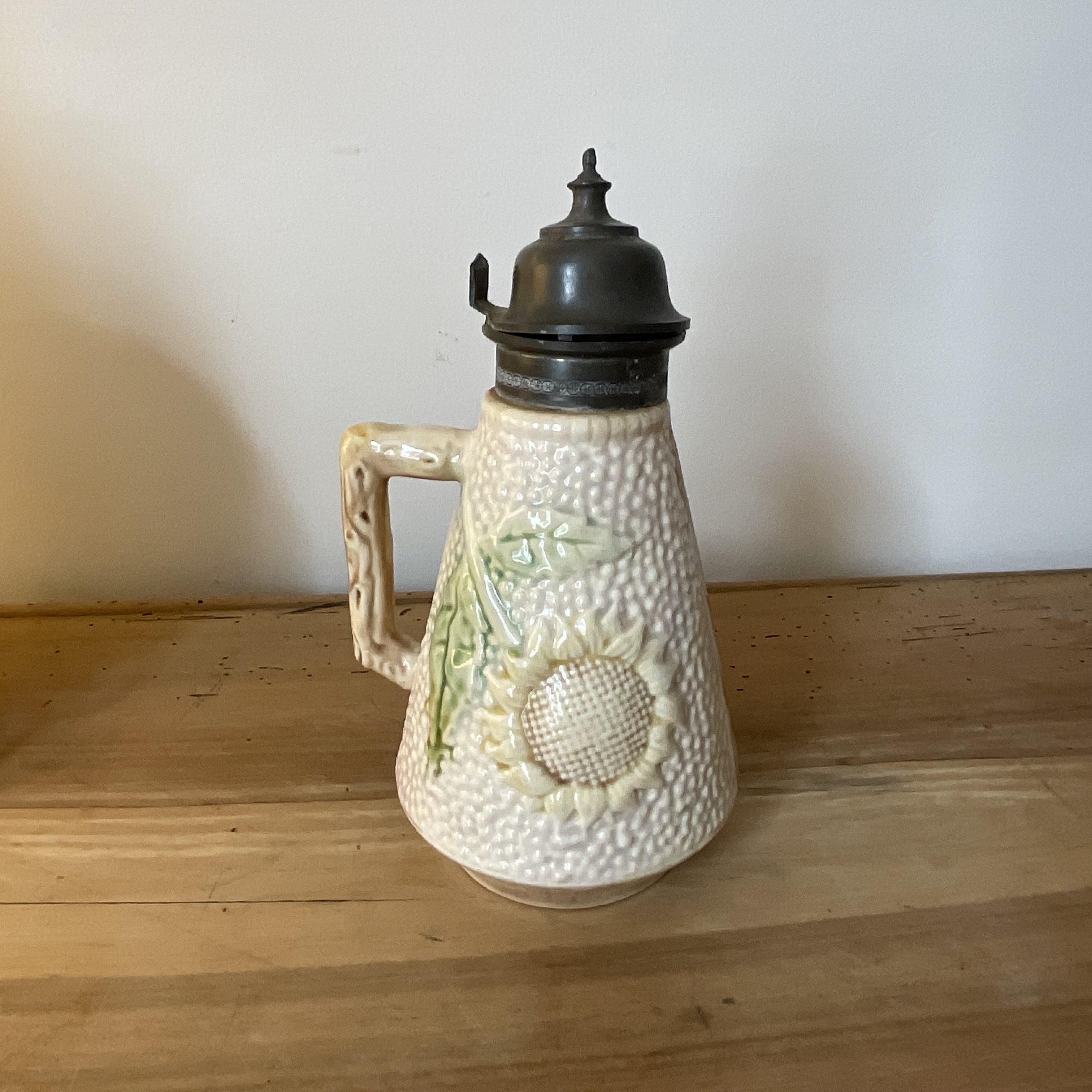 ETRUSCAN MAJOLICA SUNFLOWER SYRUP PITCHER