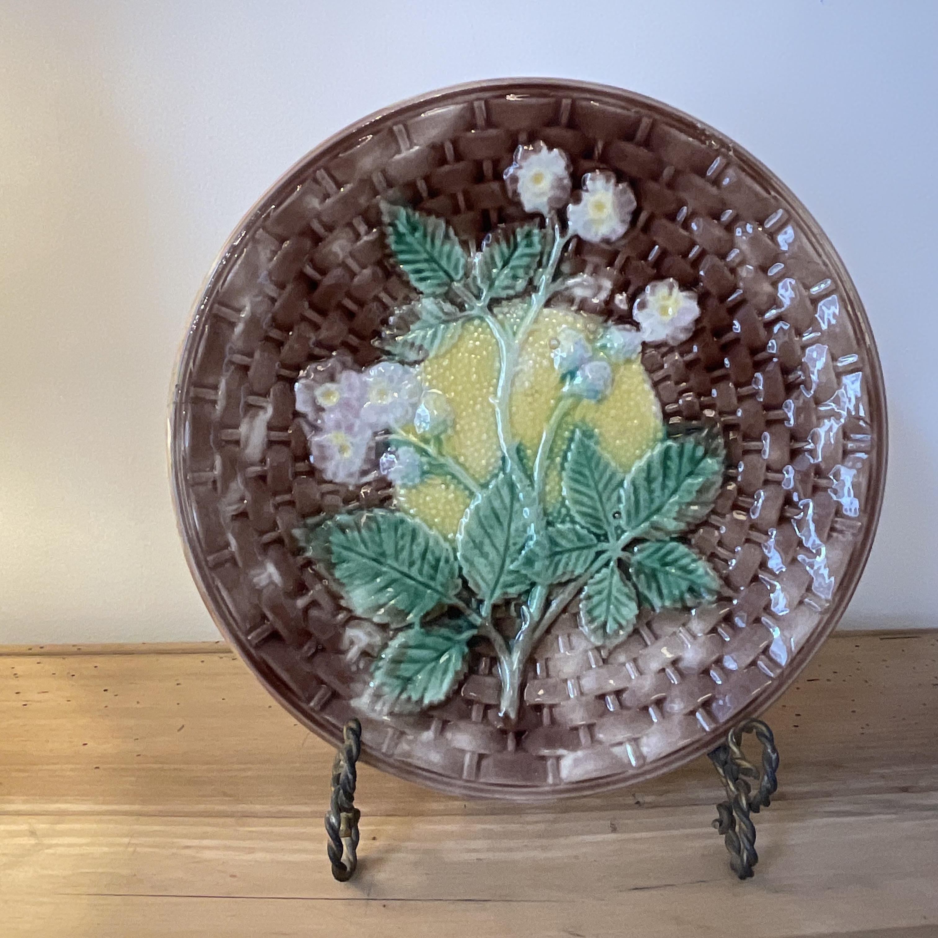 ANTIQUE BASKETWEAVE MAJOLICA PLATE BLACK BERRY
